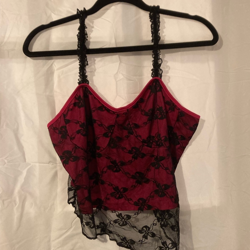 Asymmetrical hem lace cropped cami